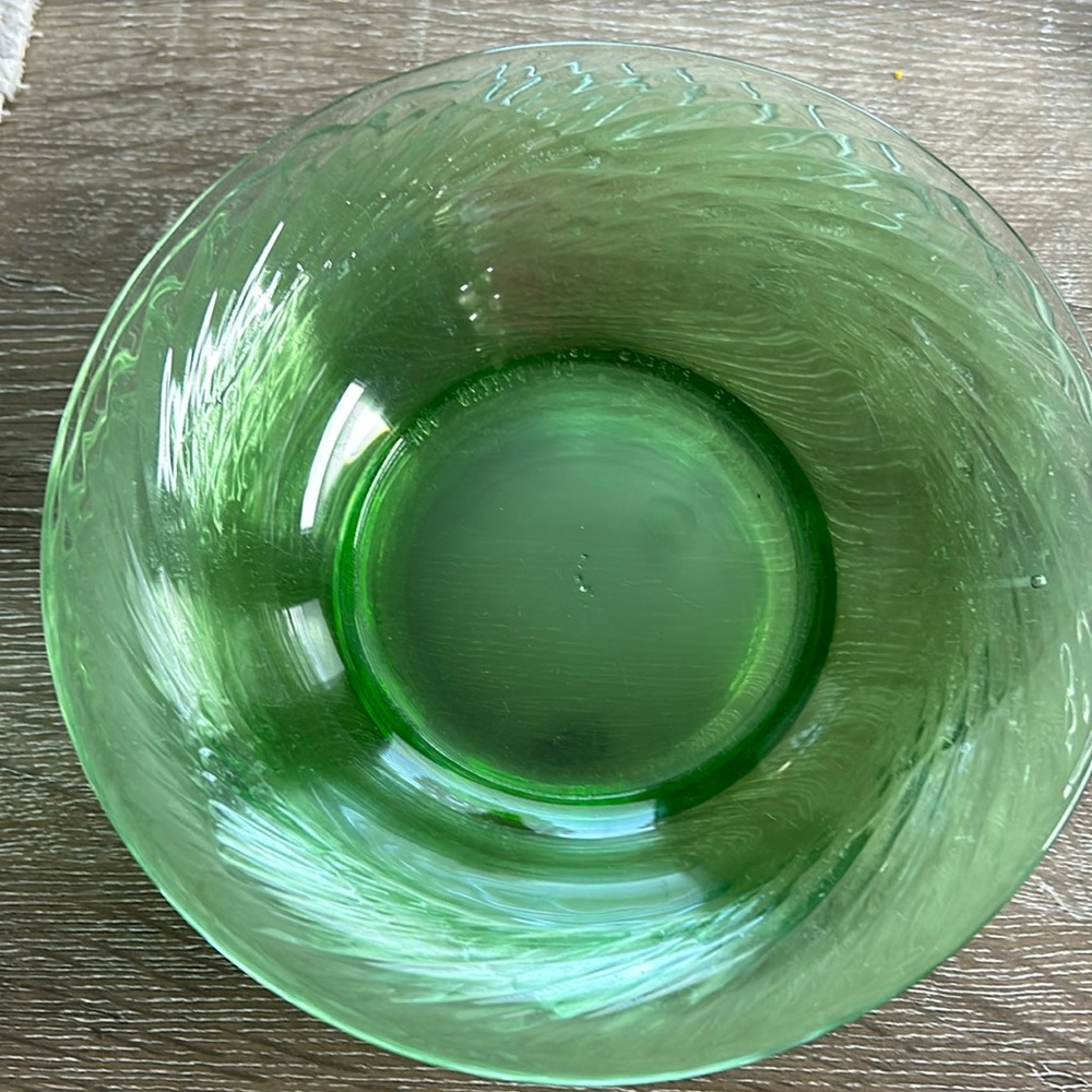 Vintage Pyrex spring green festiva salad, cereal, soup plate swirl rim